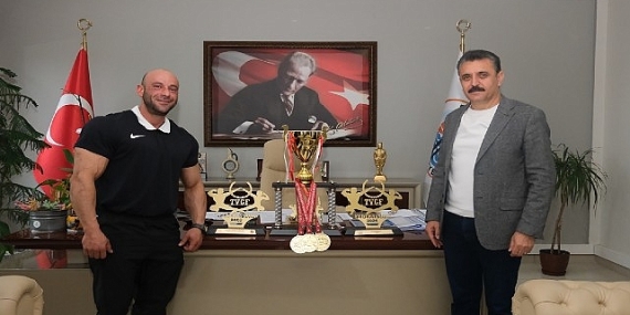 Dikili Belediyesi’nin Gururu Yılmaz Acar Şampiyonluğa Doymuyor